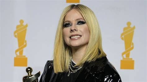 Juno Awards 2023: Avril Lavigne confronts topless。